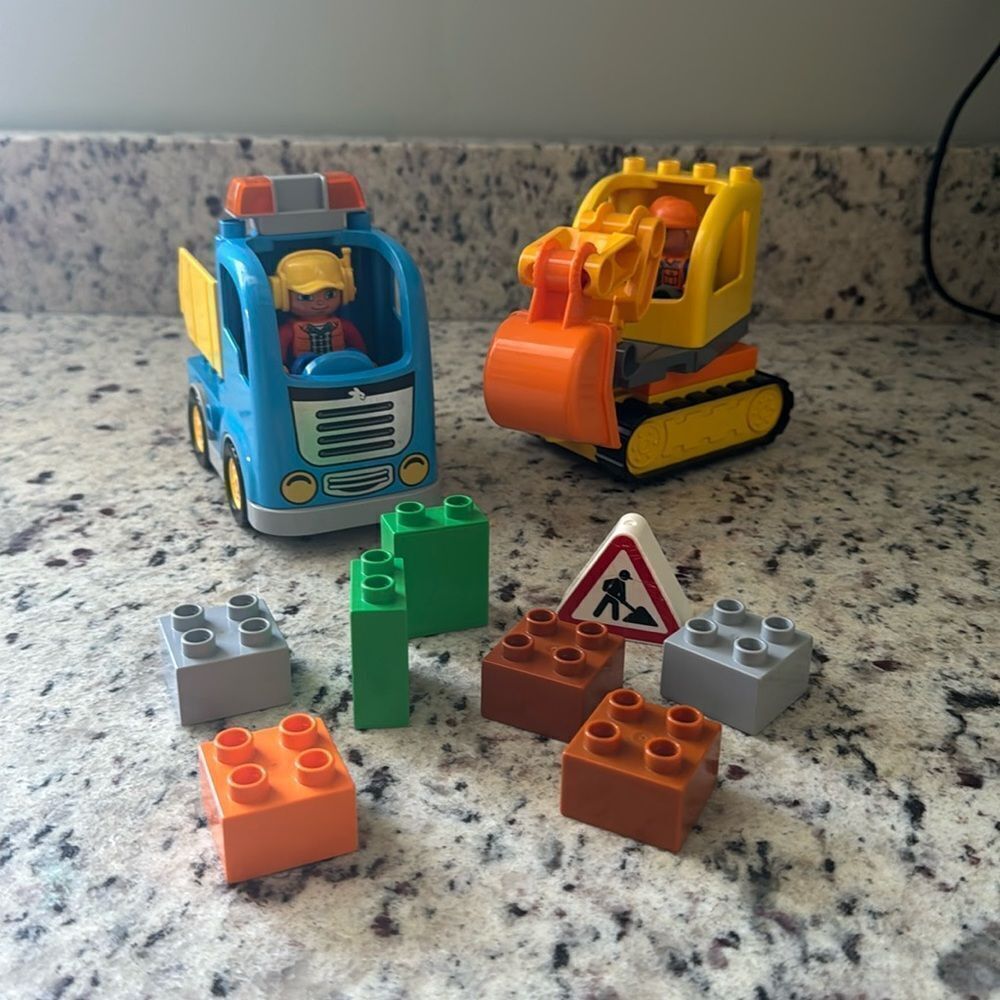 Lego Duplo Truck & Tracked Excavator